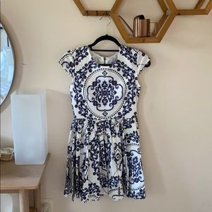 XENIA BOUTIQUE BLUE AND WHITE PATTERN DRESS